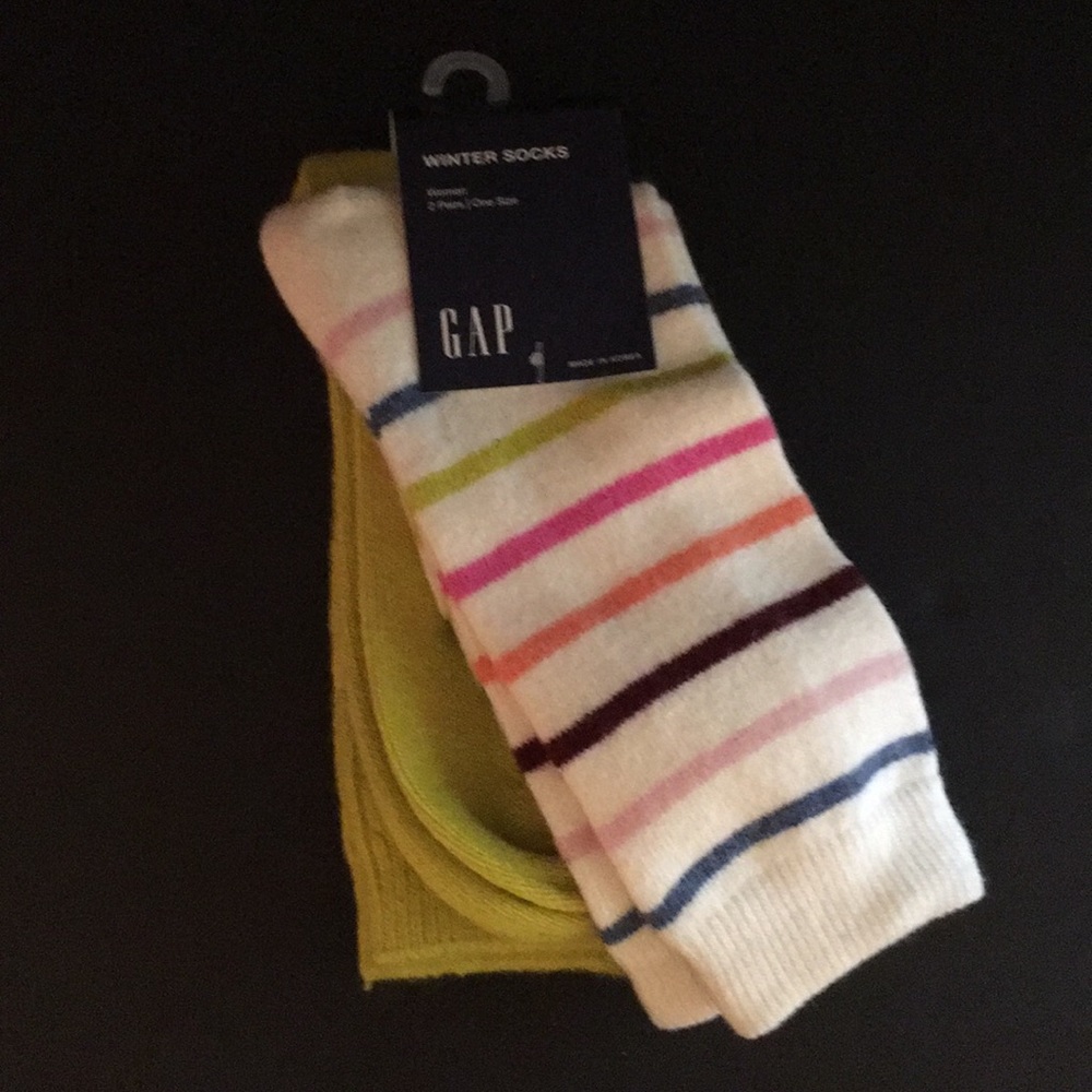 2 pair women’s winter socks